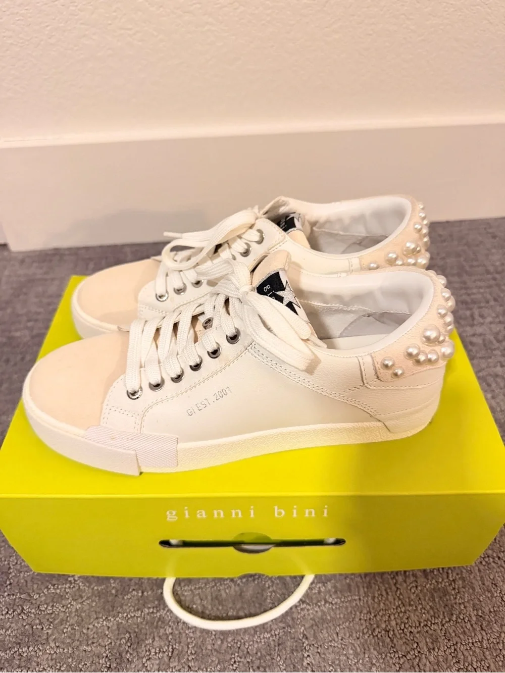Gianni Bini White Pearl-Embellished Low-Top Sneakers